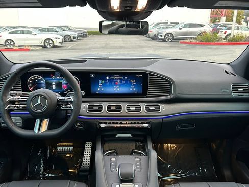 Used 2024 Mercedes-Benz GLS 580 4MATIC image 35