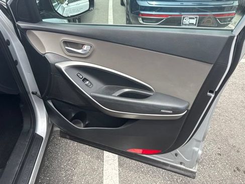 Used 2018 Hyundai Santa Fe SE FWD image 22