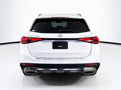 Used 2024 Mercedes-Benz GLC 300 4MATIC image 5