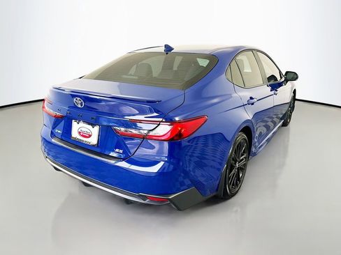 Used 2025 Toyota Camry SE w/ Convenience Package image 5