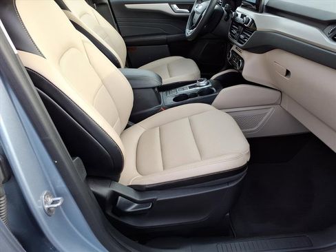 Certified 2022 Ford Escape SEL w/ Technology Package image 9