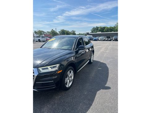 Used 2019 Audi Q5 2.0T Premium Plus w/ Premium Plus Package AWD/4WD image 3