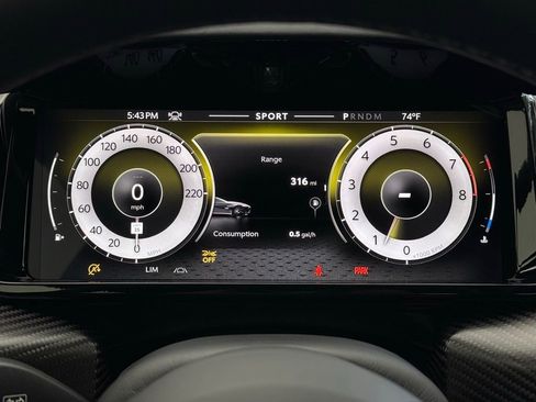 Used 2025 Aston Martin V8 Vantage Coupe image 30