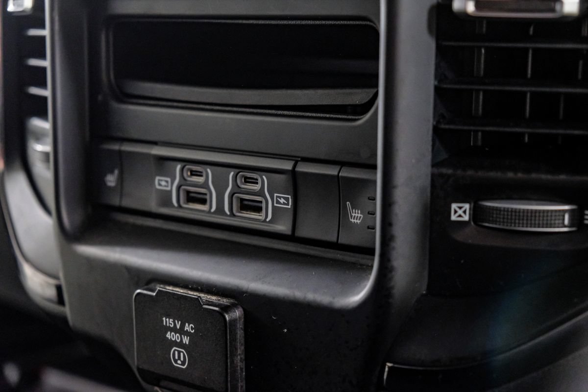Used 2022 RAM 3500 Limited AWD/4WD image 32