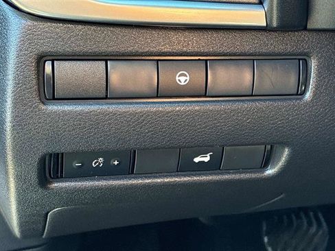 Used 2023 Nissan Rogue SV w/ SV Premium Package image 22