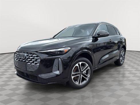 New 2026 Audi Q5 Premium image 1