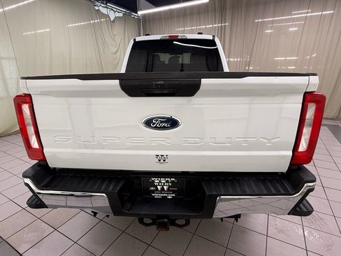 Used 2024 Ford F350 XLT AWD/4WD image 8