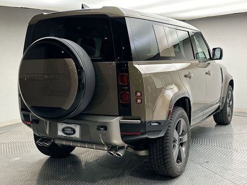 Certified 2025 Land Rover Defender 110 X-Dynamic SE image 14