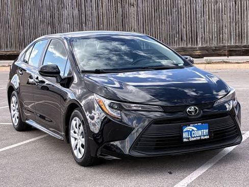 Used 2023 Toyota Corolla LE FWD image 8