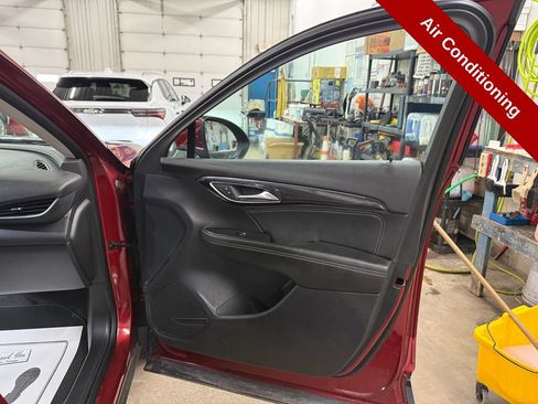 Used 2023 Buick Envision Preferred AWD/4WD image 33