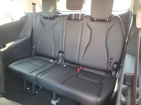 New 2027 Kia Carnival SX w/ Dark Edition Package FWD image 14