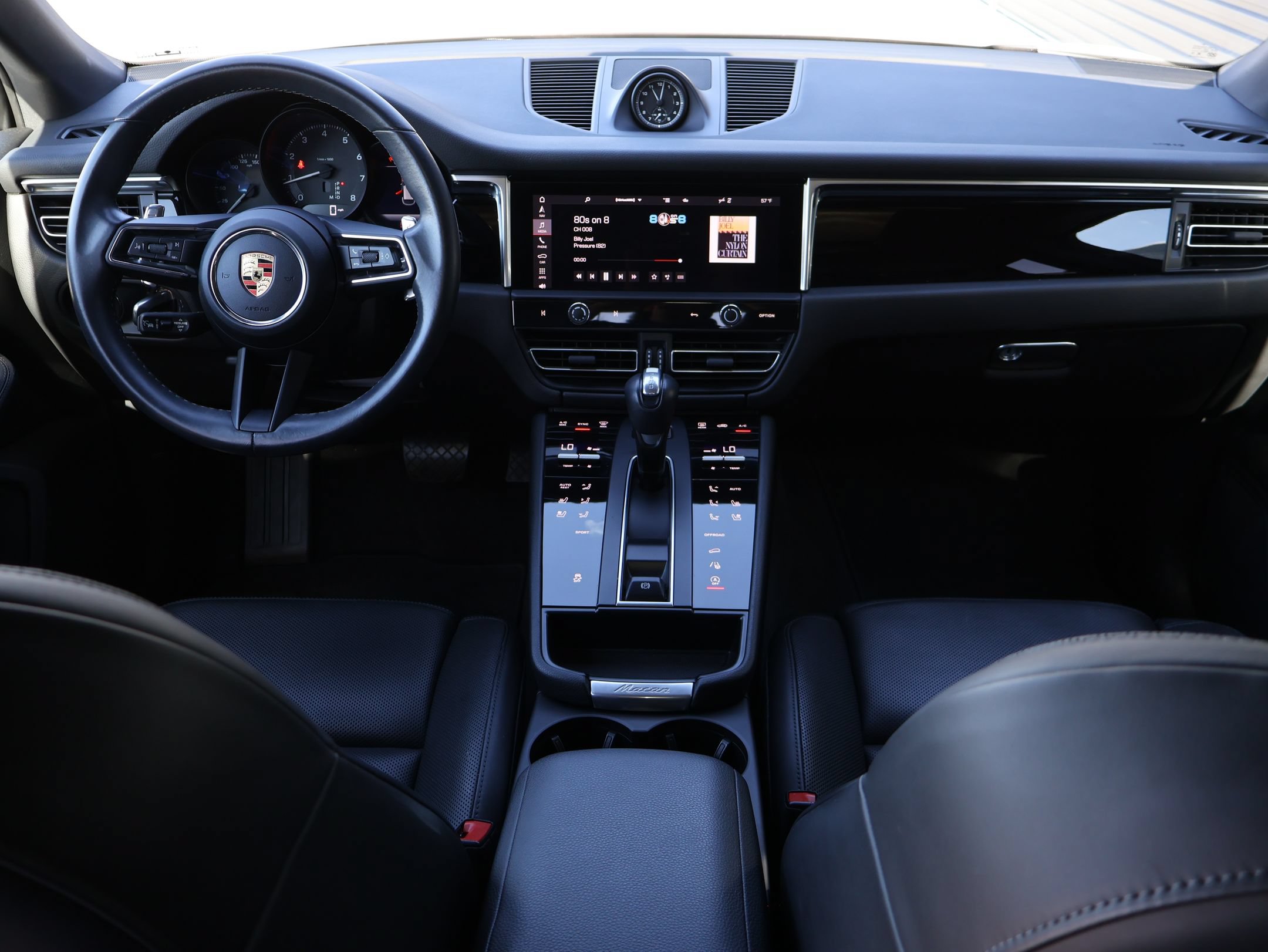 Used 2023 Porsche Macan AWD/4WD image 28
