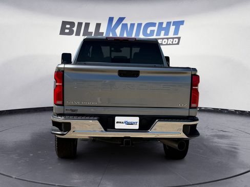 Used 2024 Chevrolet Silverado 2500 LTZ w/ LTZ Convenience Package AWD/4WD image 4