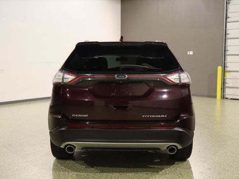 Used 2017 Ford Edge Titanium w/ Technology Package FWD image 9