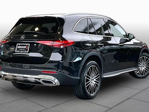 Used 2025 Mercedes-Benz GLC 300 image 12