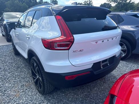 Used 2021 Volvo XC40 T5 R-Design w/ Advanced Package AWD/4WD image 5