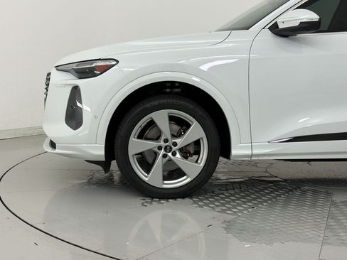 Certified 2025 Audi Q5 Premium w/ Premium Plus AWD/4WD image 23
