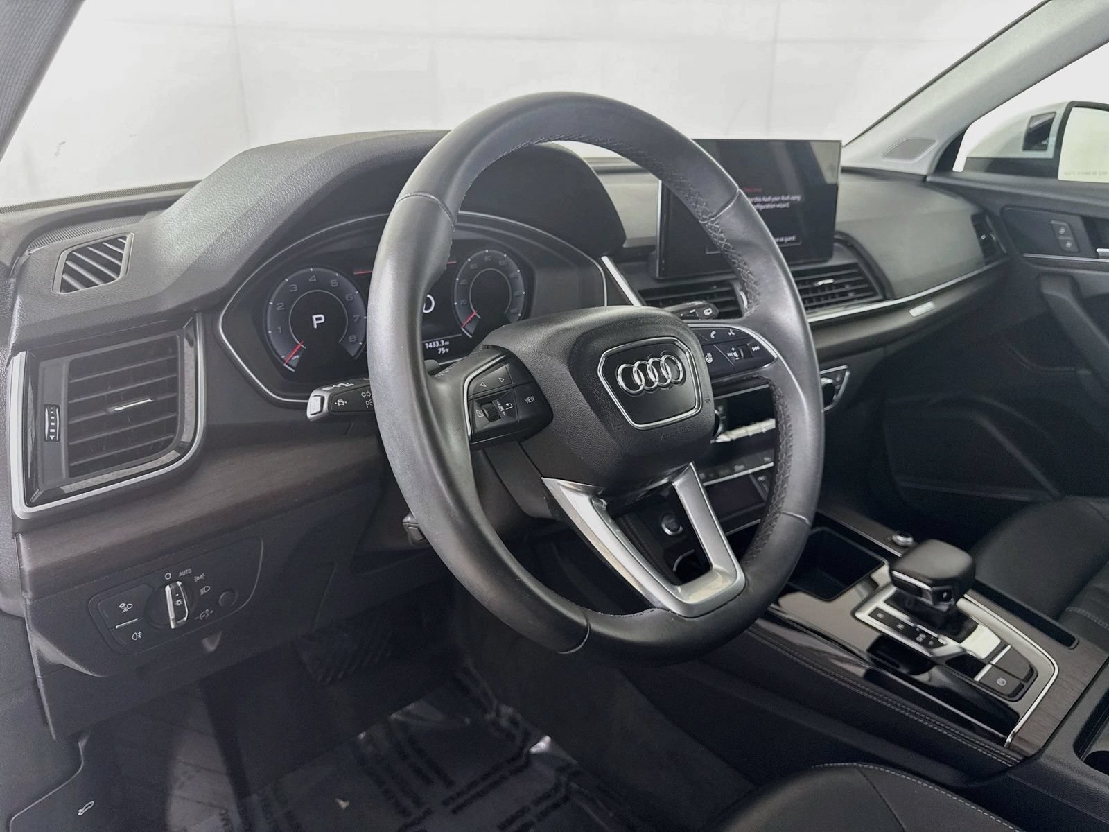 Certified 2023 Audi Q5 2.0T Premium Plus w/ Premium Plus Package AWD/4WD image 4
