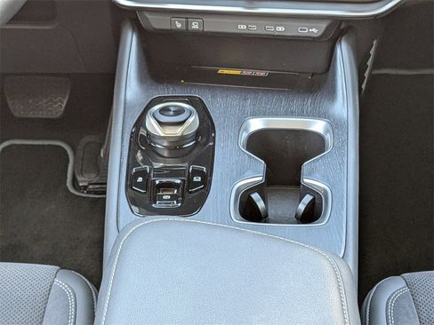 Used 2023 Lexus RZ 450e Premium image 8