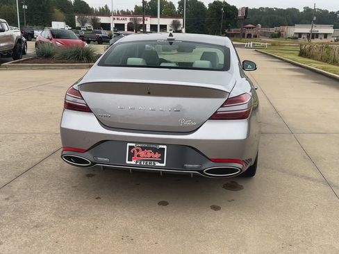 Used 2024 Genesis G70 2.5T image 7