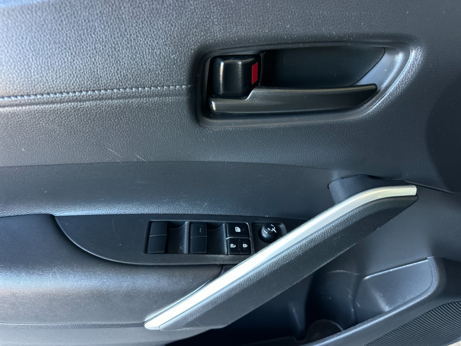Used 2023 Toyota Corolla Cross AWD Hybrid image 10