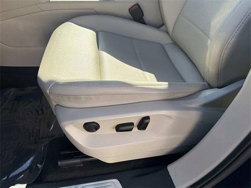 Used 2021 Volkswagen Atlas SE w/ Panoramic Sunroof Package image 12