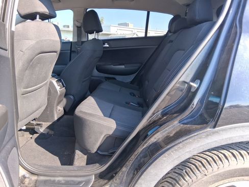 Used 2022 Kia Sportage LX FWD image 7