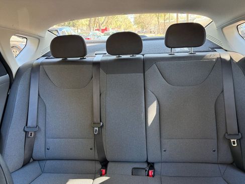 Used 2025 Kia K4 LXS image 32