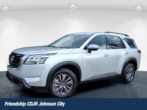 Used 2025 Nissan Pathfinder SV image 1