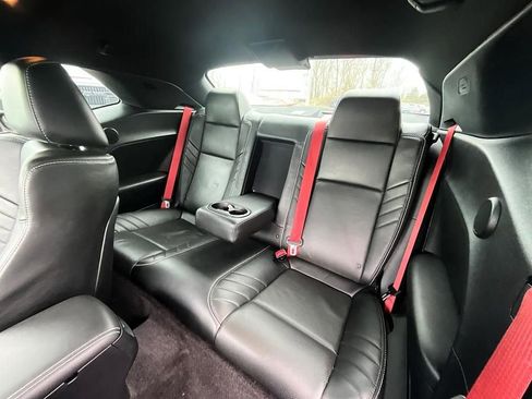 Used 2016 Dodge Challenger SRT Hellcat RWD image 32
