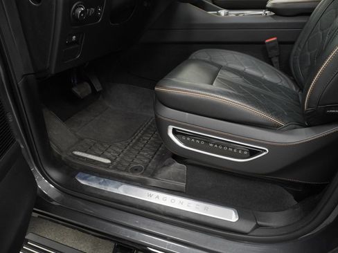 Certified 2025 Jeep Grand Wagoneer Series III w/ Rear Seat Video Group 1 AWD/4WD image 44
