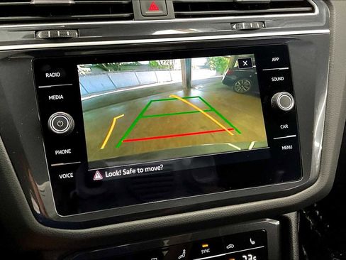 Used 2024 Volkswagen Tiguan SE image 23