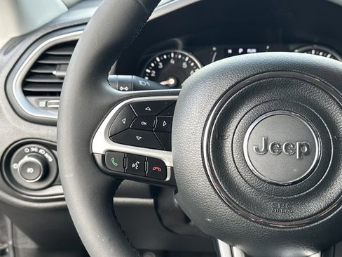 Used 2020 Jeep Renegade Latitude w/ Safety & Security Group II image 27