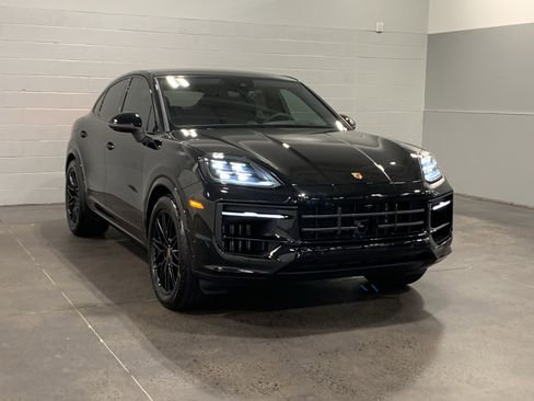 New 2026 Porsche Cayenne Coupe image 9