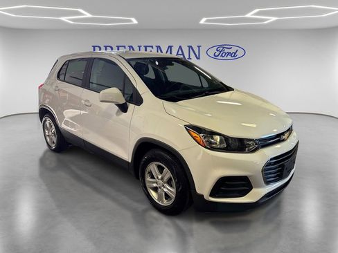 Used 2020 Chevrolet Trax LS w/ Tint and Cruise Package FWD image 3