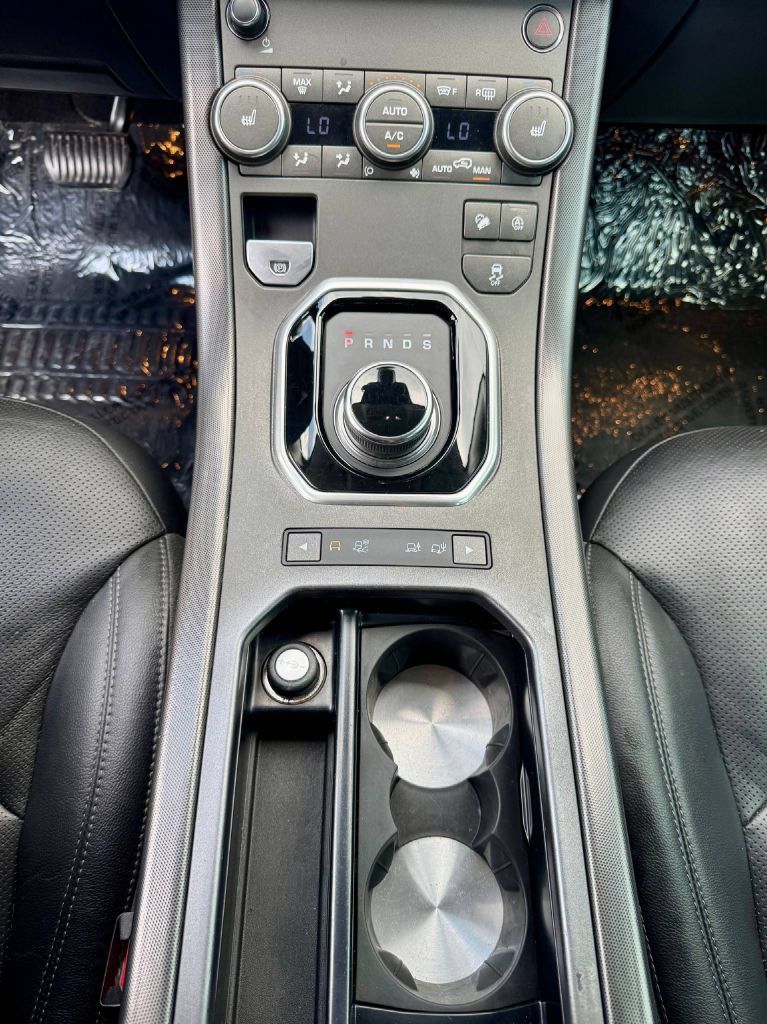 Used 2019 Land Rover Range Rover Evoque SE AWD/4WD image 16