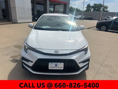 Used 2024 Toyota Corolla SE FWD image 3