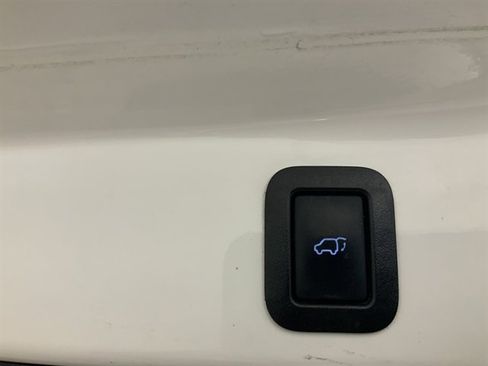 Used 2018 Toyota Highlander Plus image 9