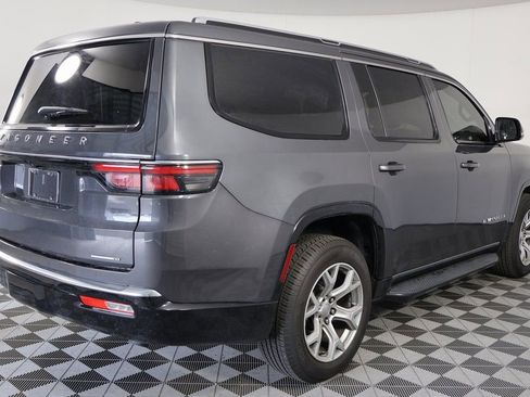 Used 2022 Jeep Wagoneer Series II AWD/4WD image 4
