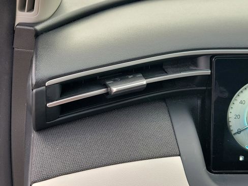 Certified 2024 Hyundai Tucson Limited image 32