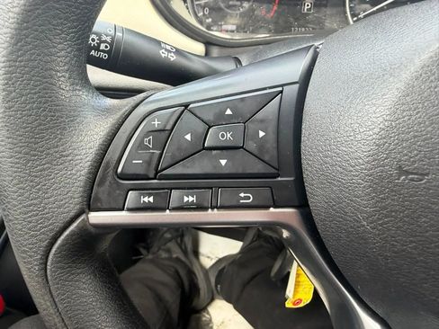 Used 2020 Nissan Versa SV FWD image 12