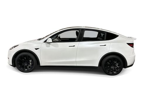 Certified 2023 Tesla Model Y Long Range AWD/4WD image 3