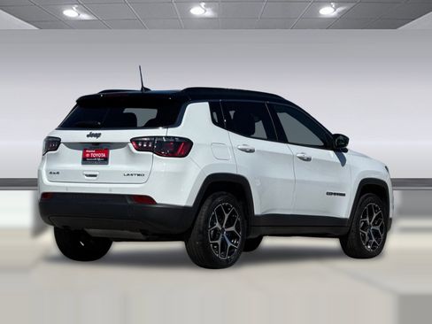 Used 2025 Jeep Compass Limited AWD/4WD image 3