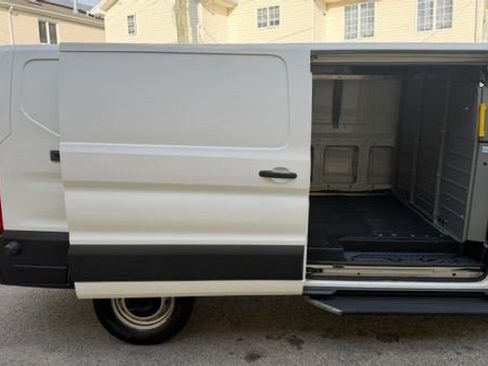 Used 2018 Ford Transit 350 148 Low Roof RWD image 21