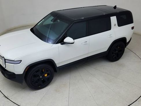 Used 2024 Rivian R1S Adventure image 79