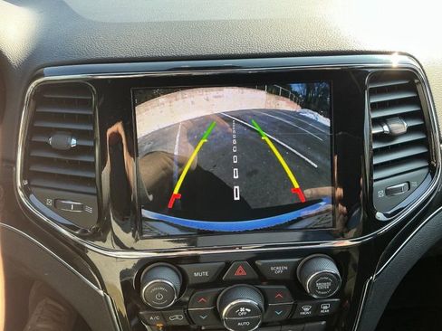 Used 2021 Jeep Grand Cherokee Trailhawk image 24