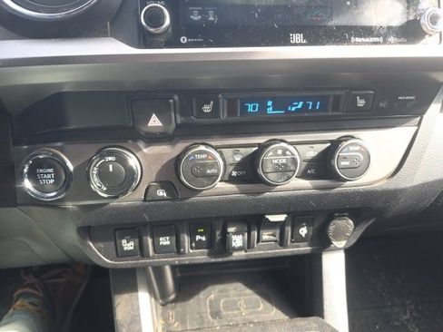 Used 2022 Toyota Tacoma Limited image 18