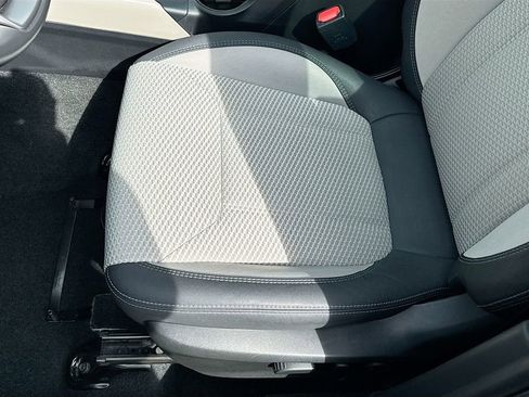 Used 2021 Subaru Forester Premium image 16