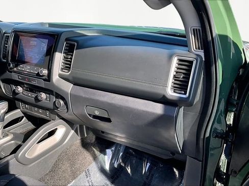 Used 2023 Nissan Frontier SV w/ Graphics Package image 18