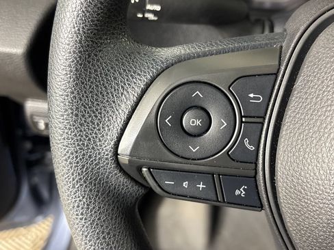 Used 2022 Toyota Corolla LE FWD image 18